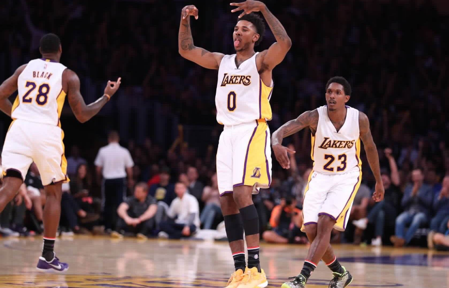  布克39分难救主，比尔缺阵太阳负步行者  